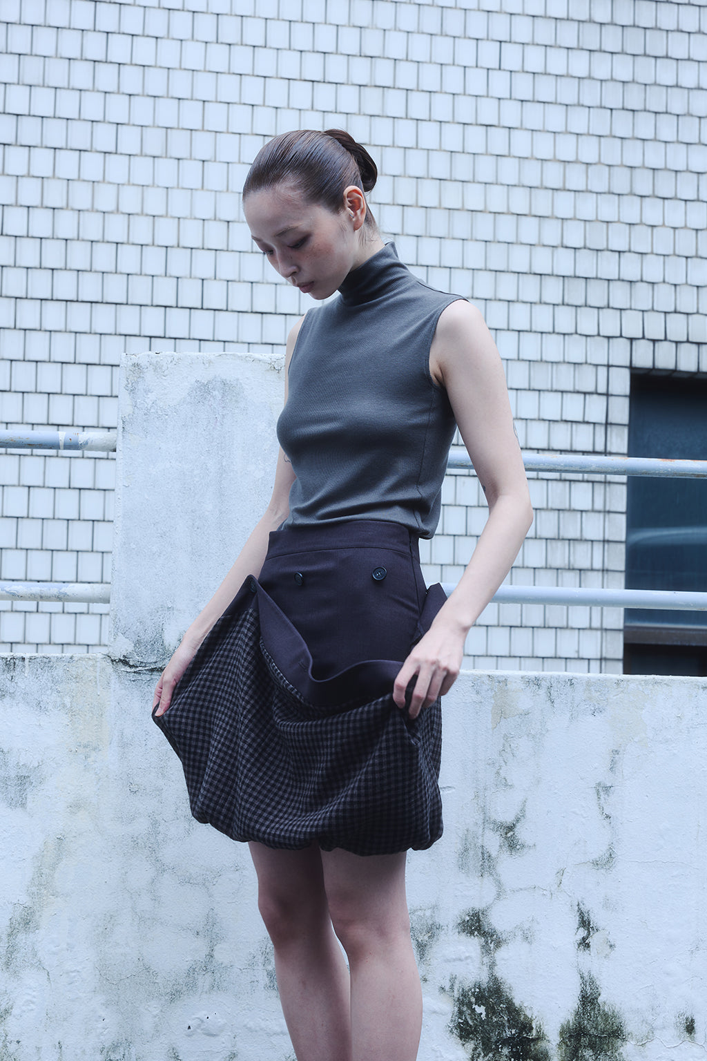 MULTIWAY CHECKED SKIRT / CHARCOAL