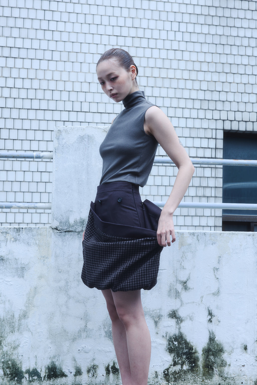 MULTIWAY CHECKED SKIRT / CHARCOAL