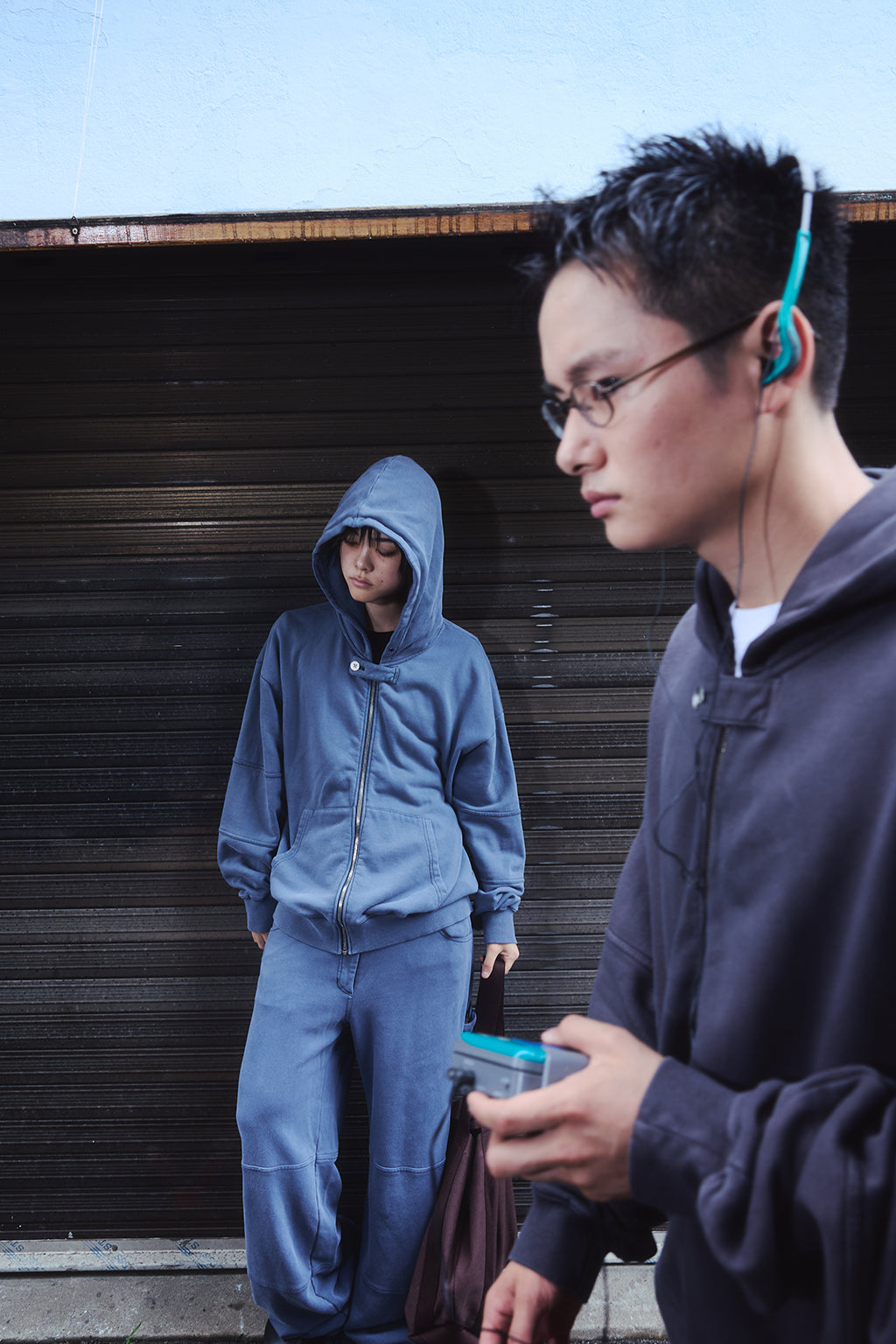 PIGMENT ZIP HOODIE / BROWN