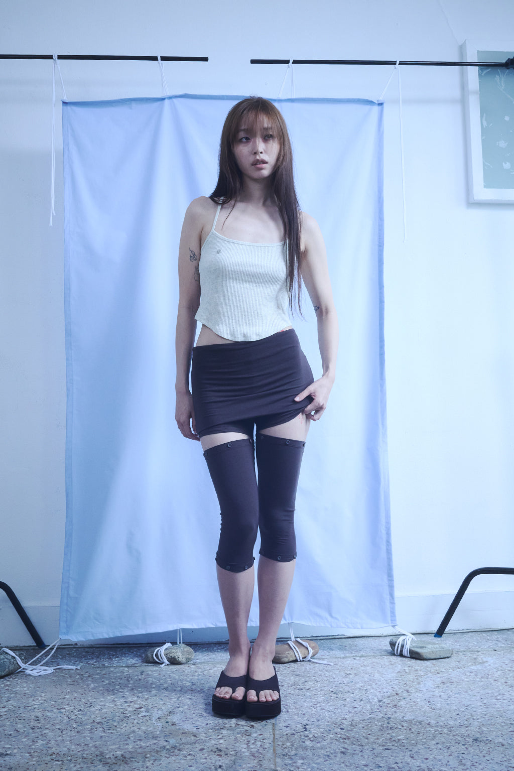 BUTTON SKIRT LEGGINGS / BROWN