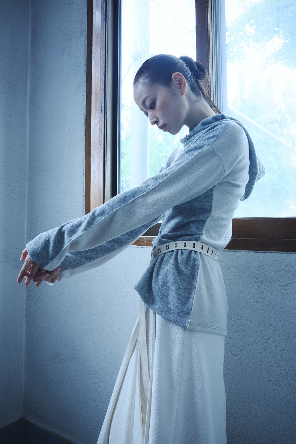 BUTTON PLEATED WRAP SKIRT / ECRU