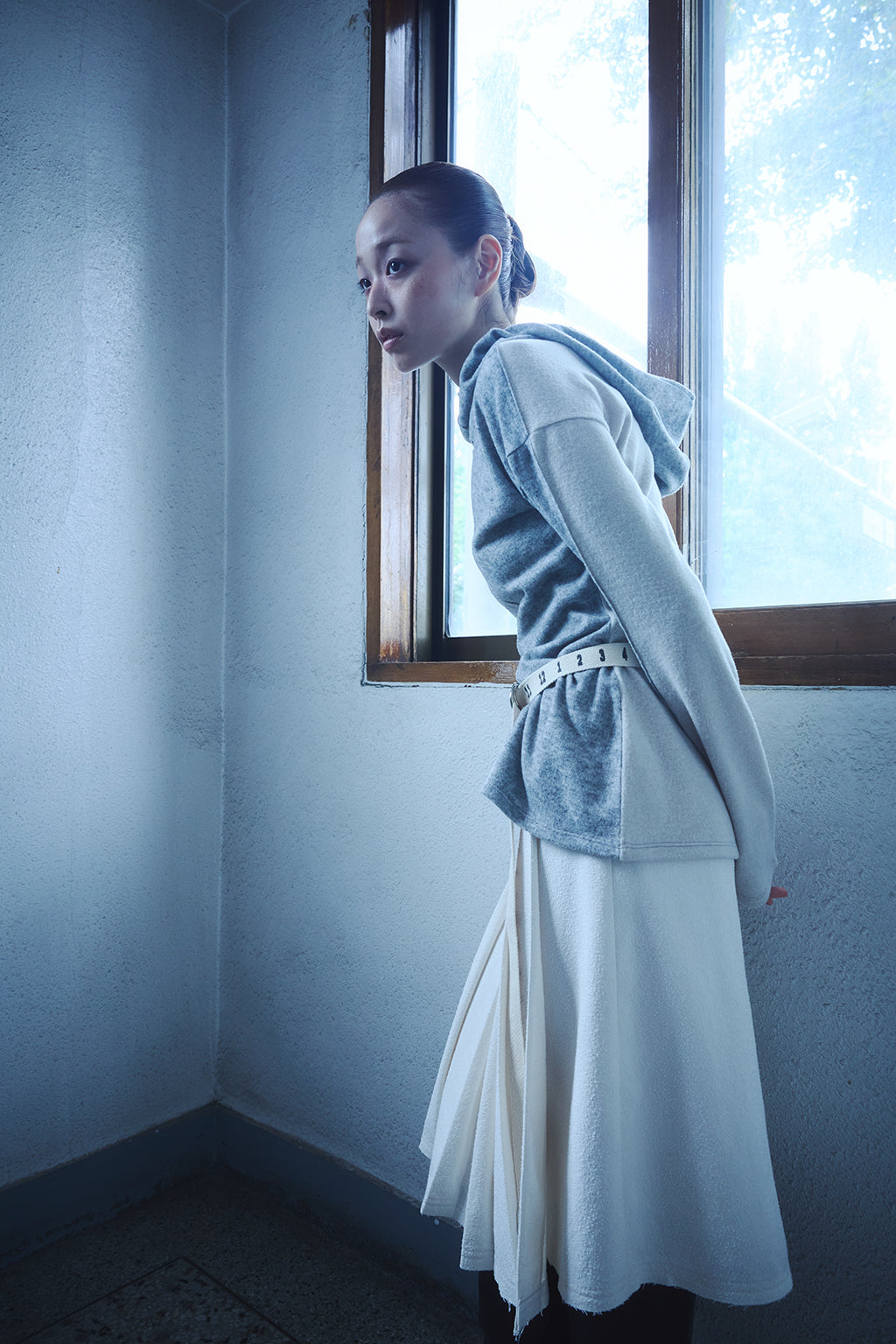BUTTON PLEATED WRAP SKIRT / ECRU