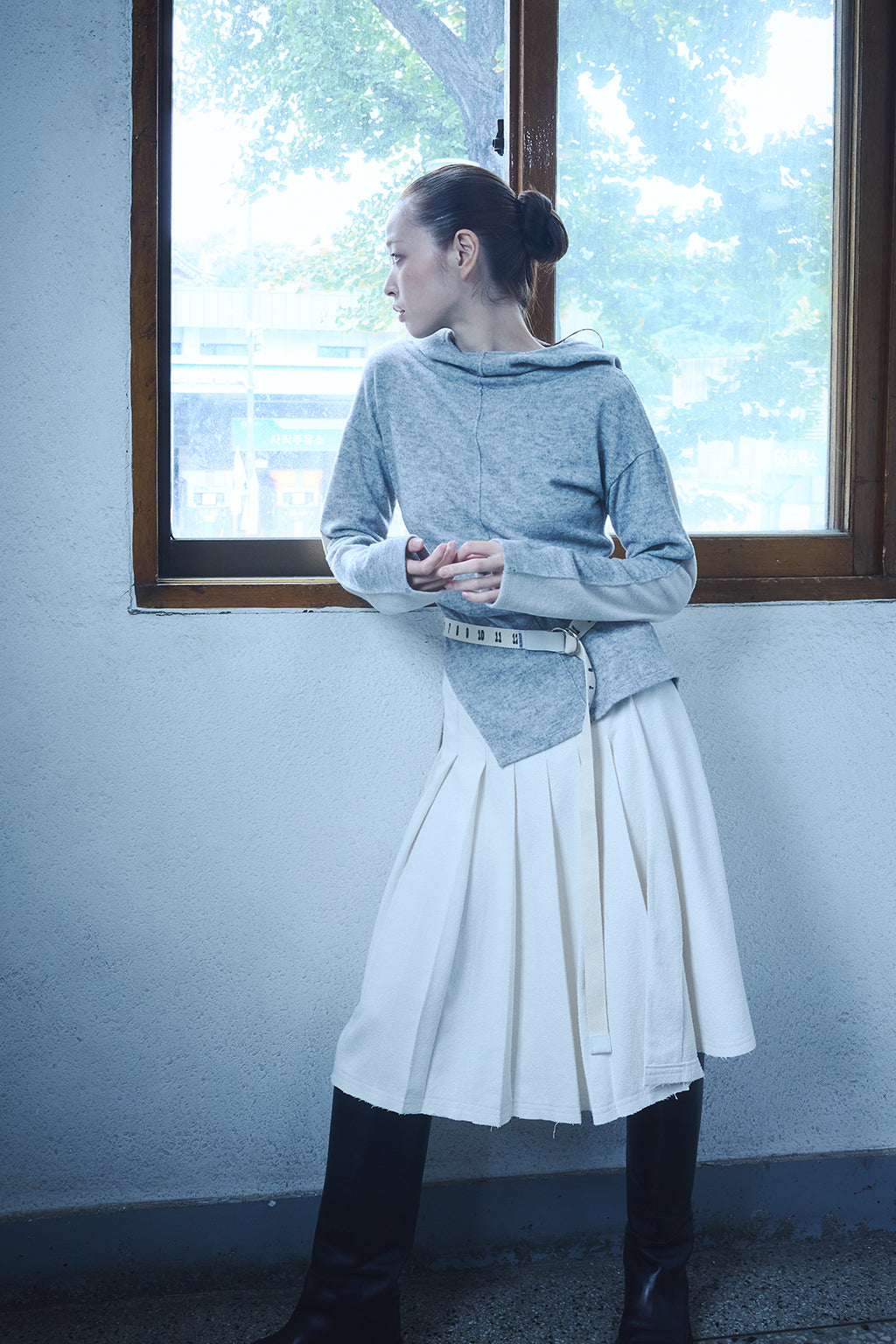 BUTTON PLEATED WRAP SKIRT / ECRU