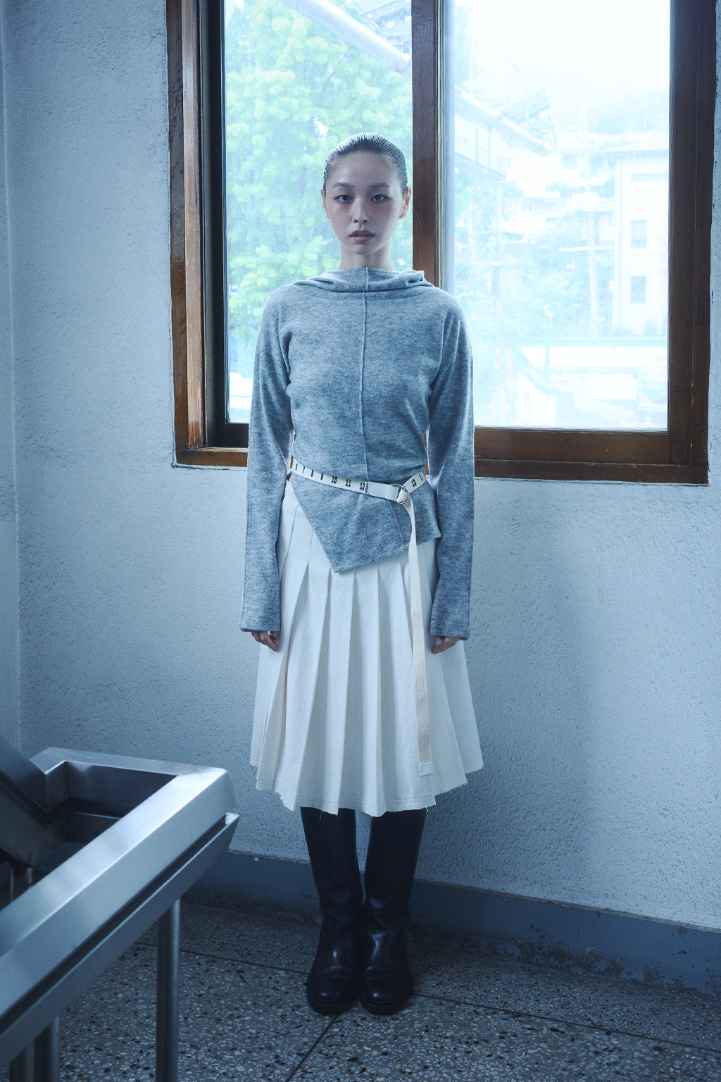BUTTON PLEATED WRAP SKIRT / ECRU