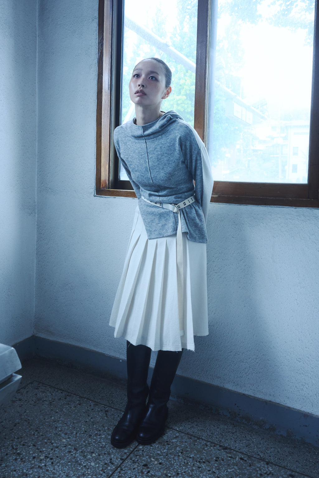 BUTTON PLEATED WRAP SKIRT / ECRU