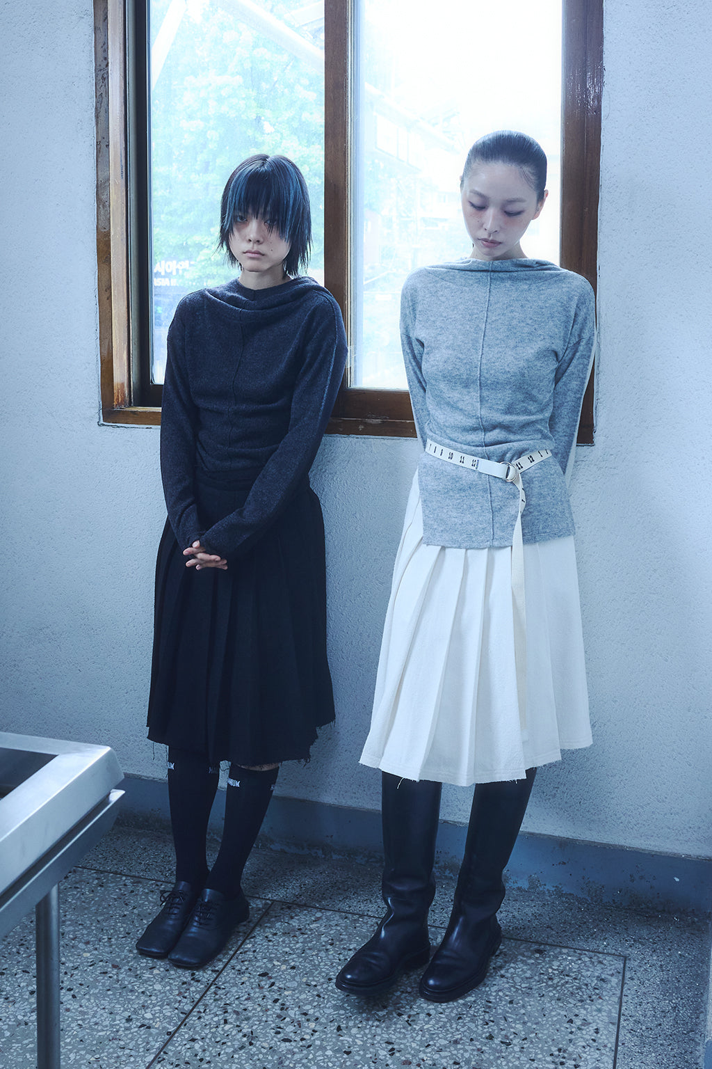SIDE SLIT HOODIE / BLACK