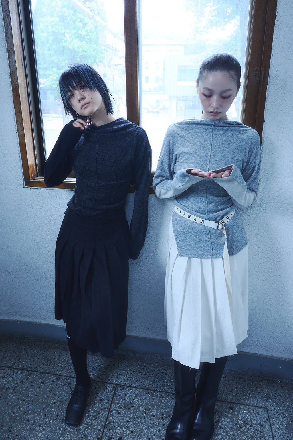 SIDE SLIT HOODIE / BLACK