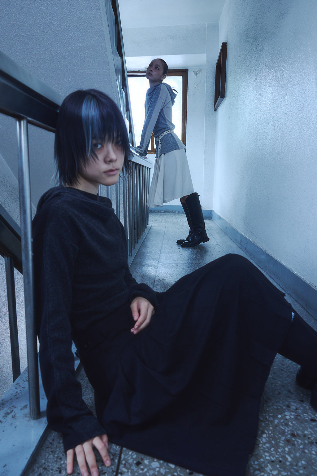 SIDE SLIT HOODIE / BLACK