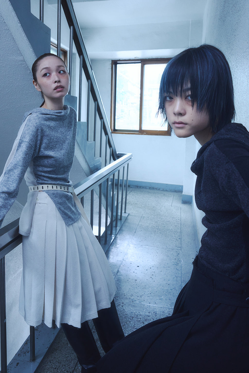 BUTTON PLEATED WRAP SKIRT / ECRU
