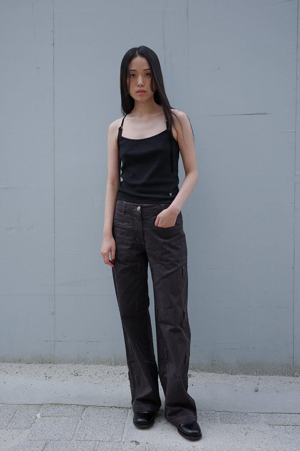 PIGMENT BUCKLE STRAPS PANTS / BROWN