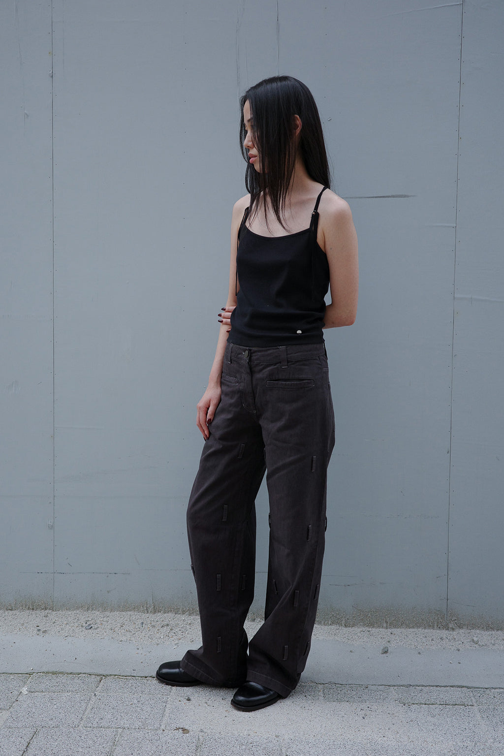 PIGMENT BUCKLE STRAPS PANTS / BROWN