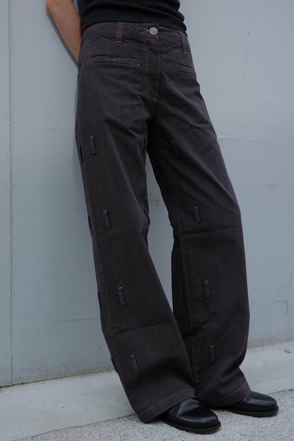 PIGMENT BUCKLE STRAPS PANTS / BROWN