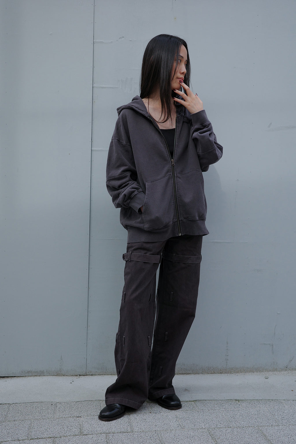PIGMENT BUCKLE STRAPS PANTS / BROWN