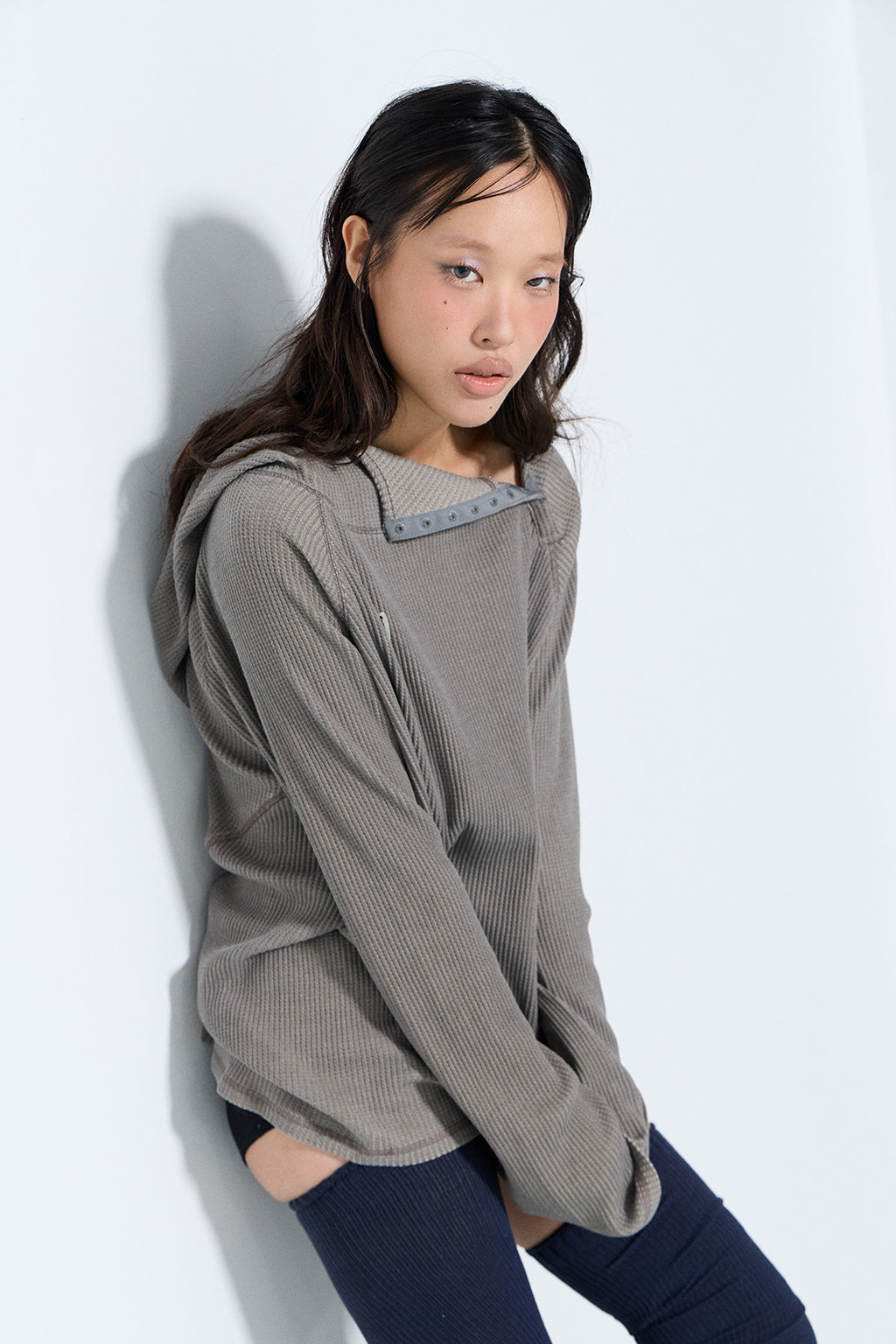 PIGMENT OVERSIZED WAFFLE HOODIE / BROWN