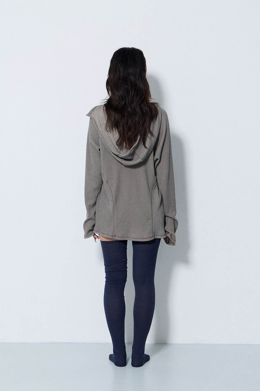 PIGMENT OVERSIZED WAFFLE HOODIE / BROWN