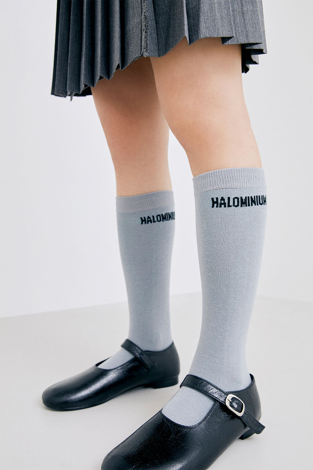 HALOMINIUM KNEE SOCKS / GRAY