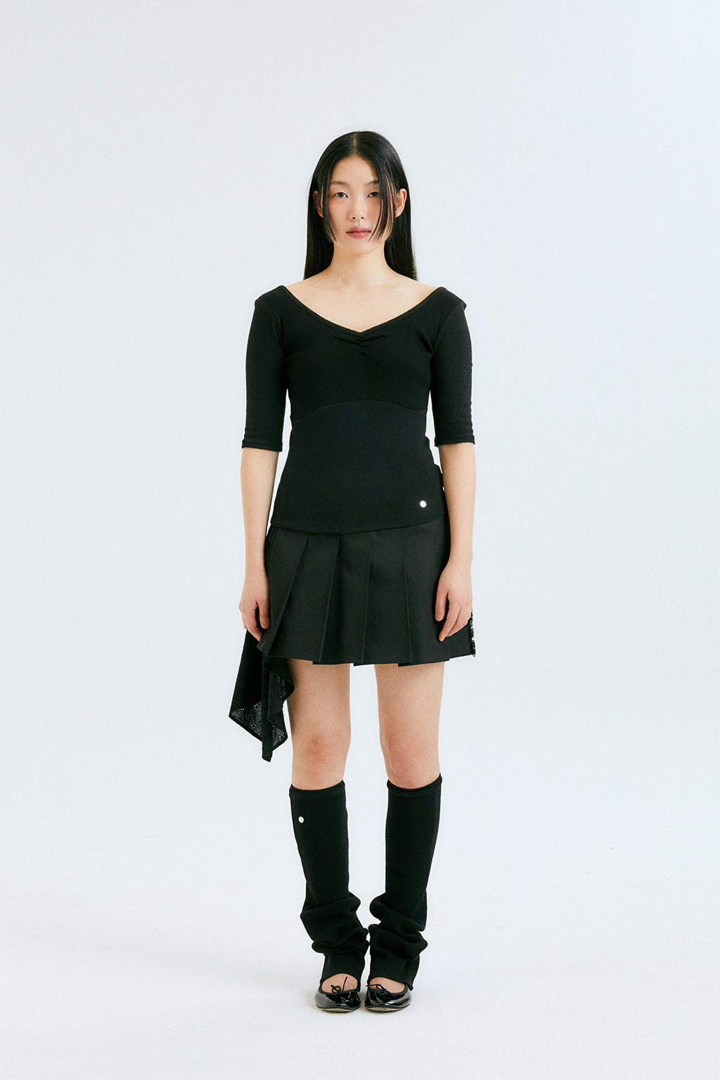 UNBALANCE PLEATED WRAP SKIRT / BLACK