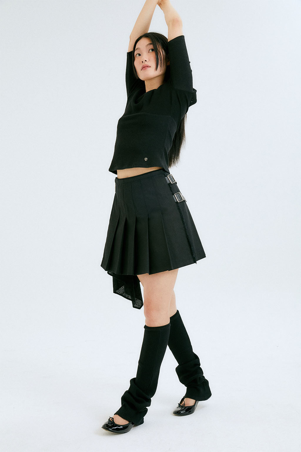 UNBALANCE PLEATED WRAP SKIRT / BLACK