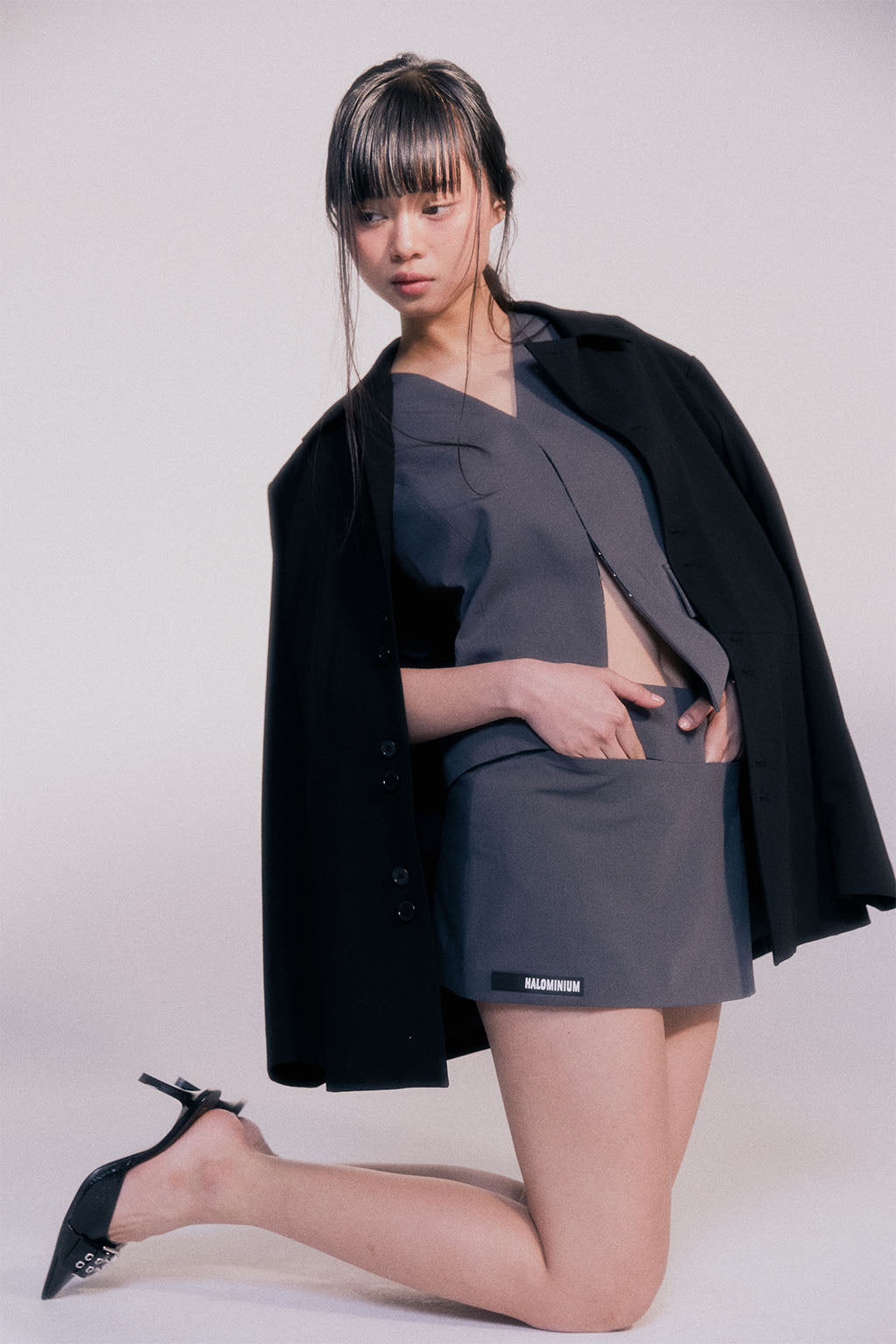 MICRO WOOL SKIRT / DARK GRAY