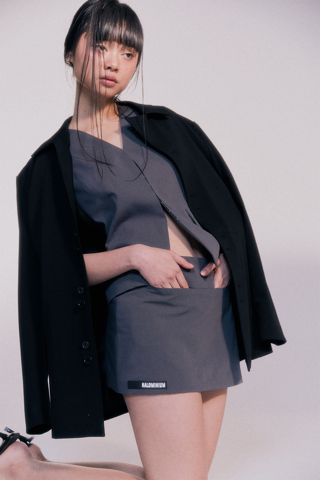 MICRO WOOL SKIRT / DARK GRAY