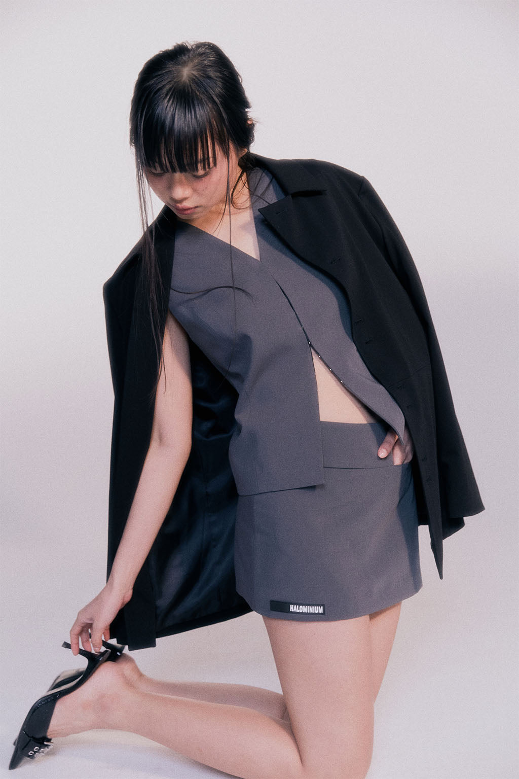 MICRO WOOL SKIRT / DARK GRAY